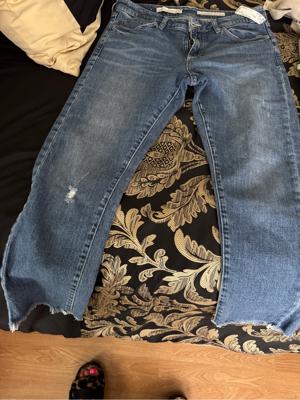 Pilcro Distressed Cropped Blue Jeans